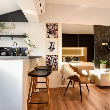 Calea Victoriei Modern Studio - Escape In The City Center Bukarest Exteriör bild