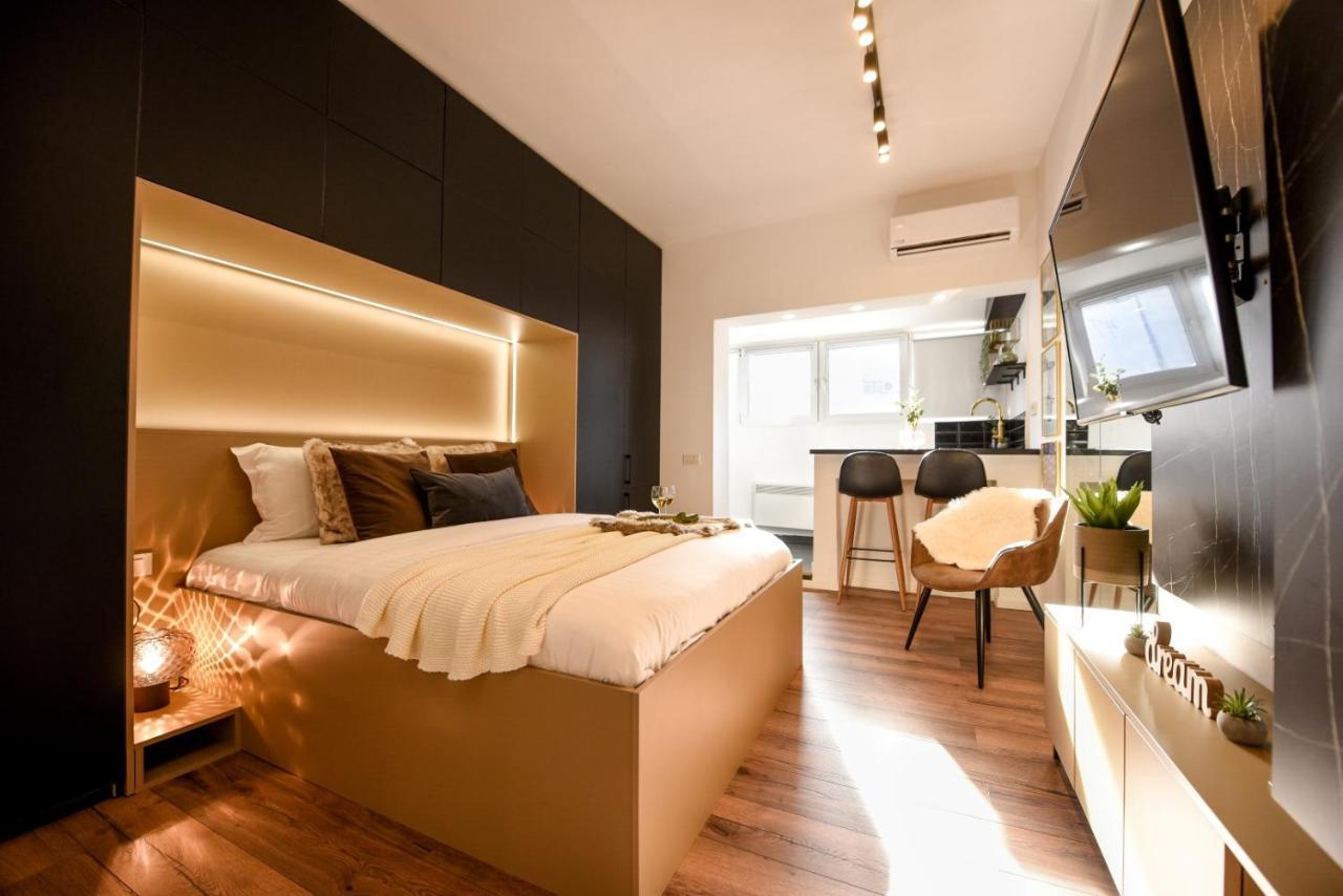 Calea Victoriei Modern Studio - Escape In The City Center Bukarest Exteriör bild