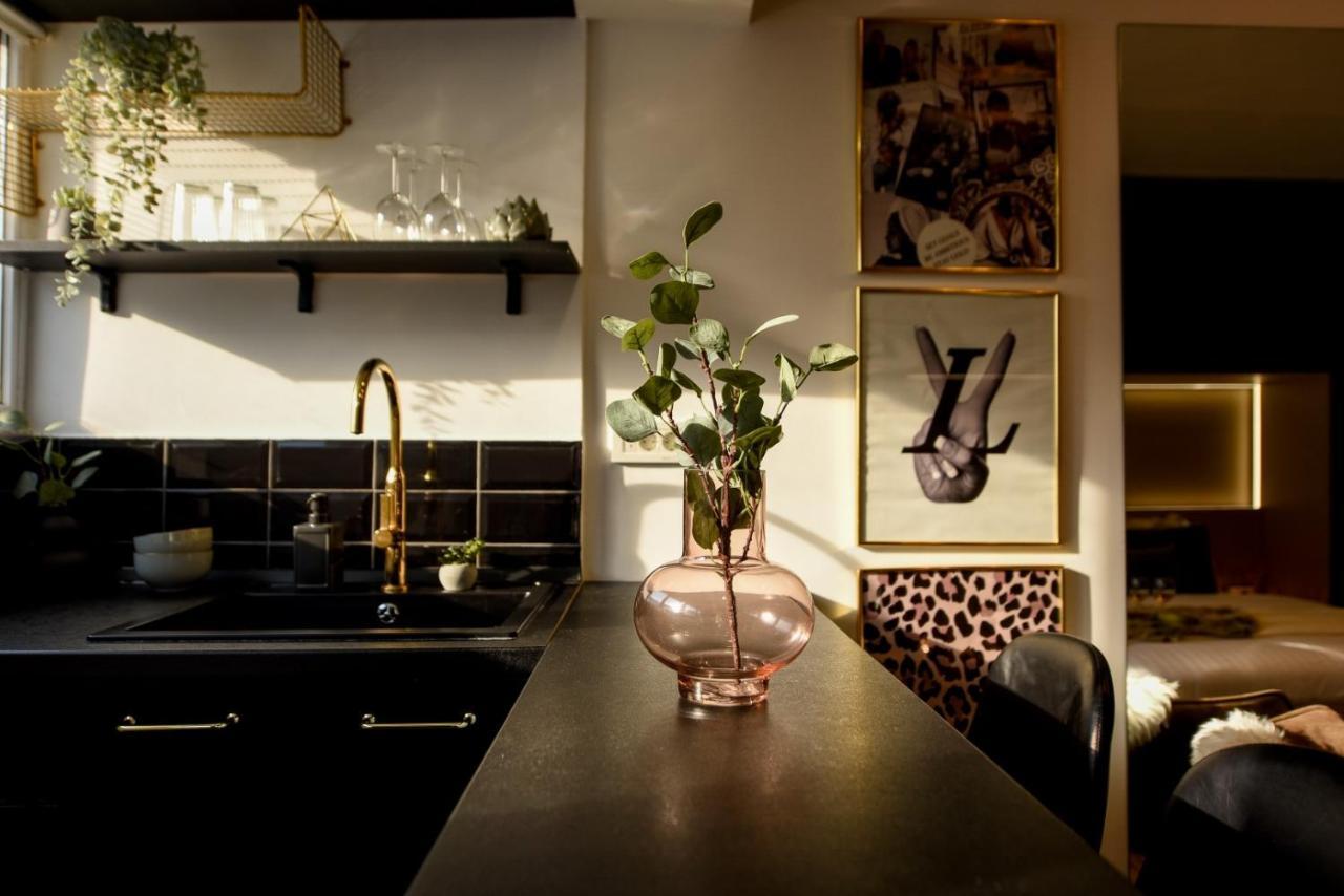 Calea Victoriei Modern Studio - Escape In The City Center Bukarest Exteriör bild