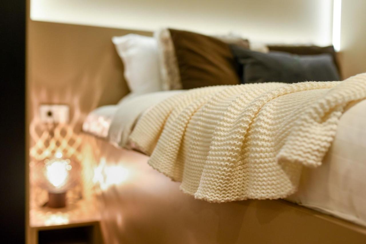 Calea Victoriei Modern Studio - Escape In The City Center Bukarest Exteriör bild